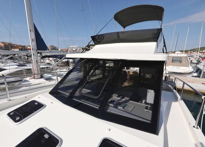 Cobra Futura 40
