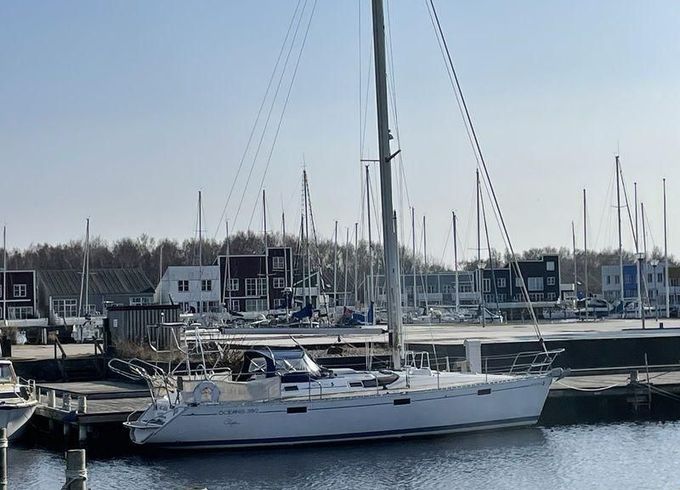 Beneteau Oceanis 390