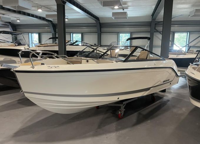 Quicksilver 605 BOWRIDER