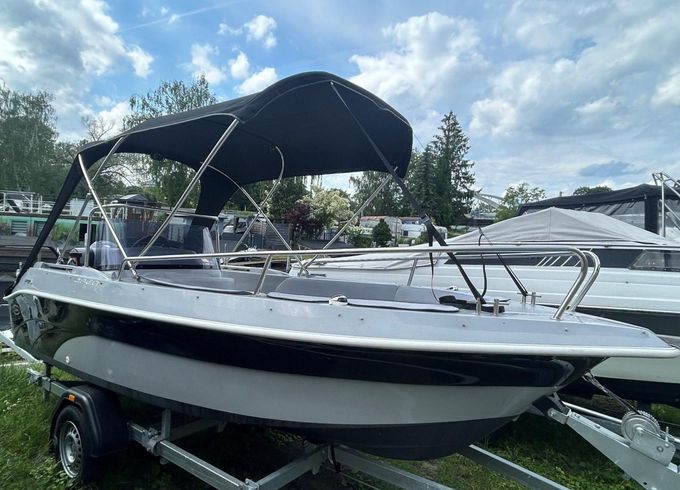 TEAM BOAT 520