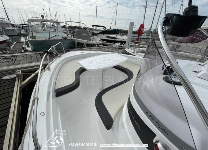 B2 Marine CAP FERRET 652