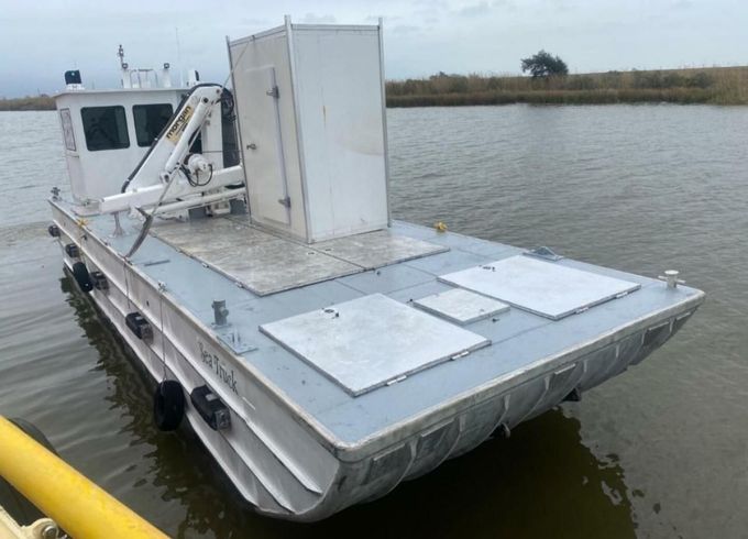 40 Aluminum Barge