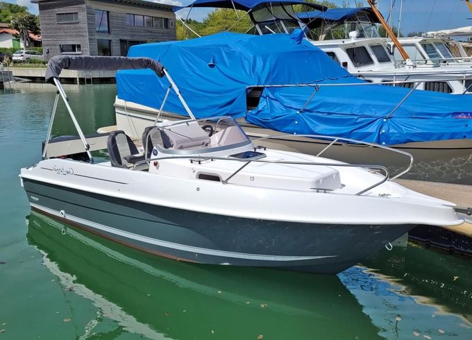 B2 Marine Cap Ferret 572 Cruiser + Mercury 115 EFI