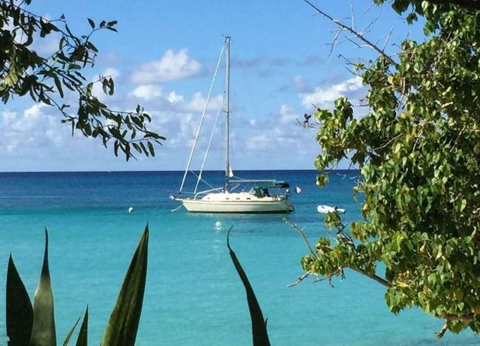 Island Packet 370