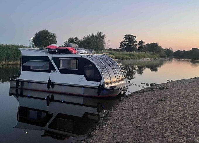 Caravanboat DepartureOne M