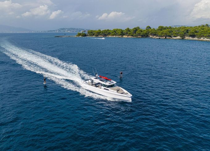 Axopar Yachts Axopar 45 Cross Top