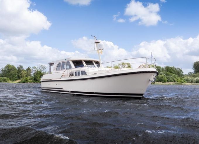 Linssen Grand Sturdy 470 Sedan Wheelhouse