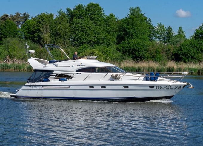 Fairline 55 Squadron