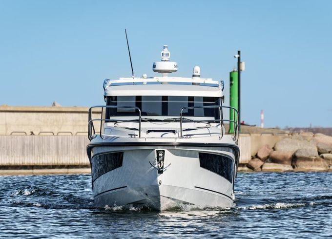 Grandezza 30 Outboard