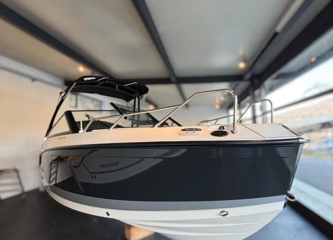 Quicksilver 675 Bowrider