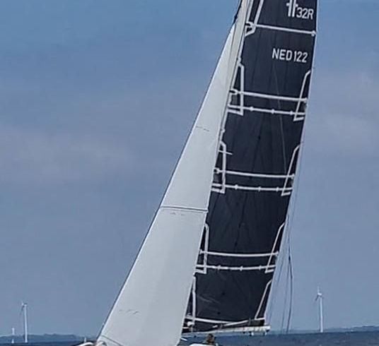 Farrier F32R-S folding trimaran