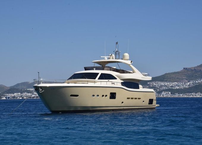 Ferretti ALTURA 840
