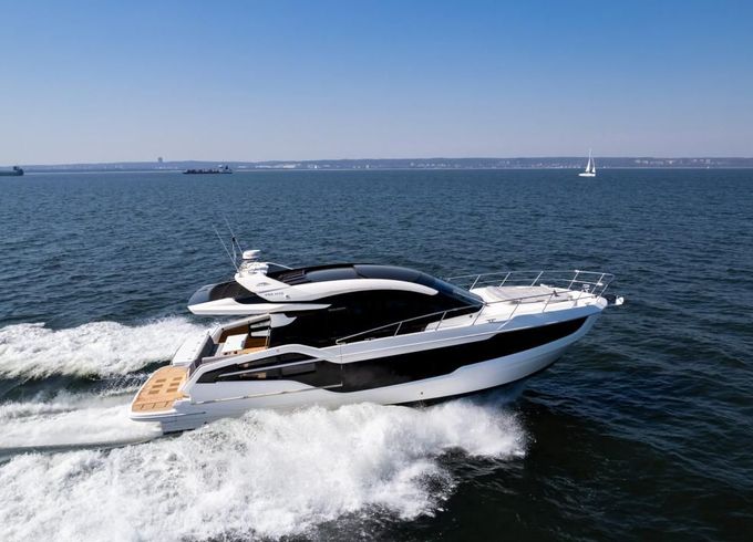 Galeon 450 HTC