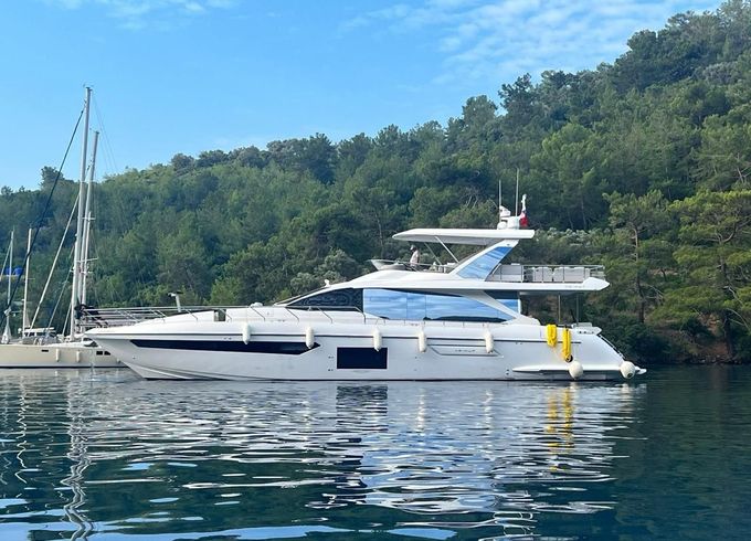 Azimut Flybridge 72