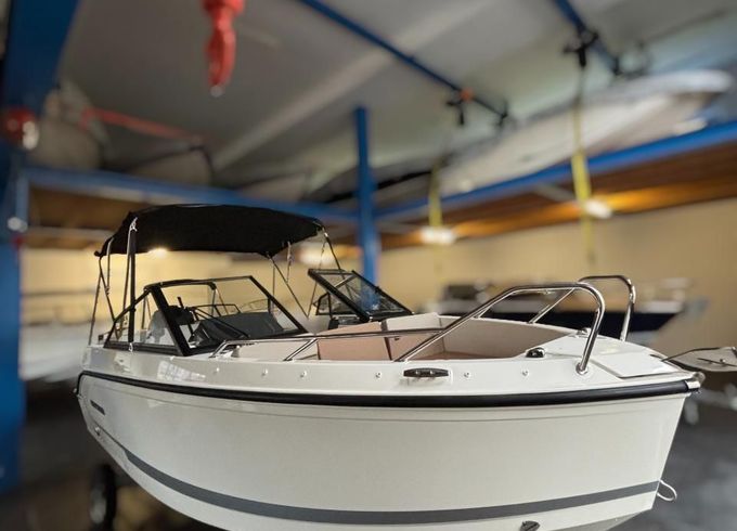 Quicksilver 555 Bowrider