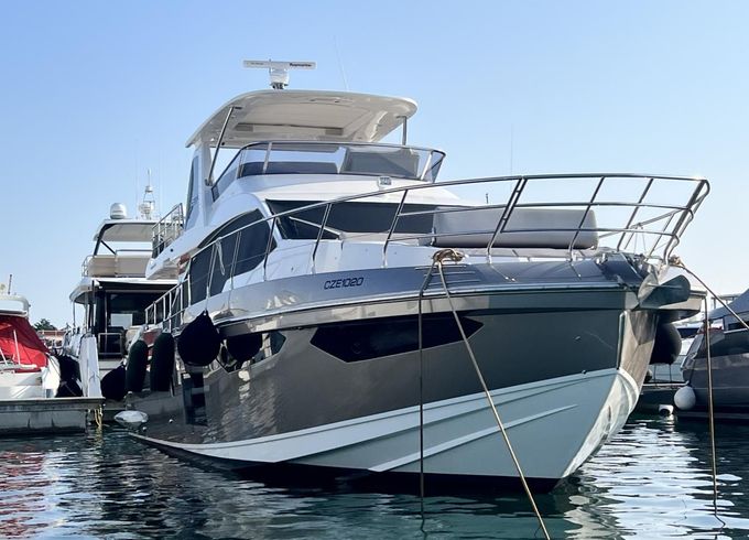 Azimut 60 fly