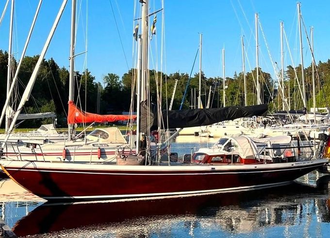 12m Mahagoni Segelyacht