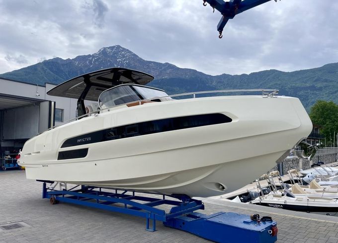 Invictus GT 320