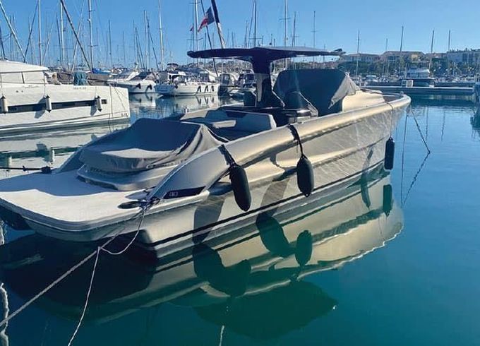 Solaris Yachts 40' open