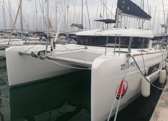 Groupe Beneteau Lagoon 40