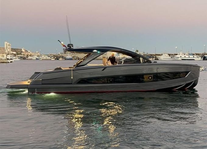 Astondoa 577 Coupe
