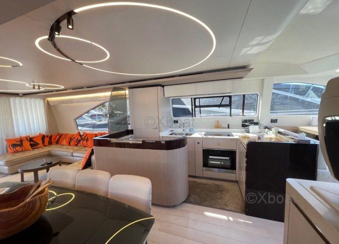 Azimut 72 Fly