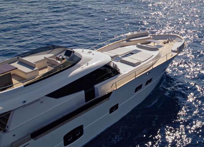 Monachus 70 Fly