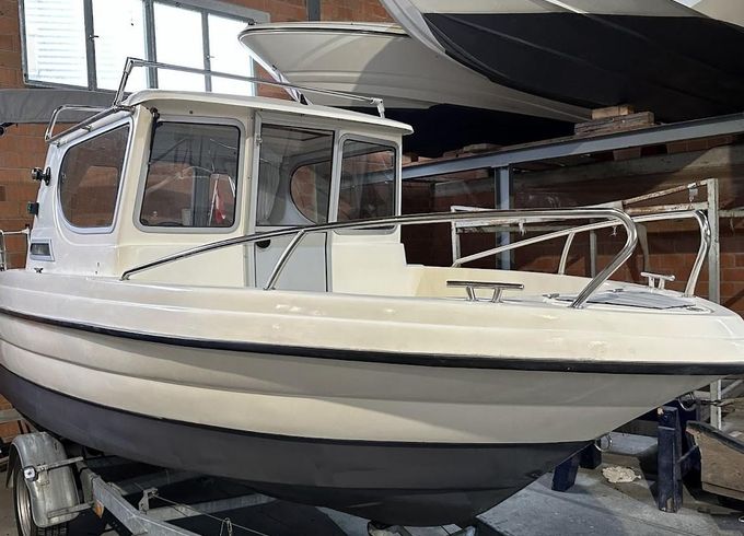 Bella 571 Cabin