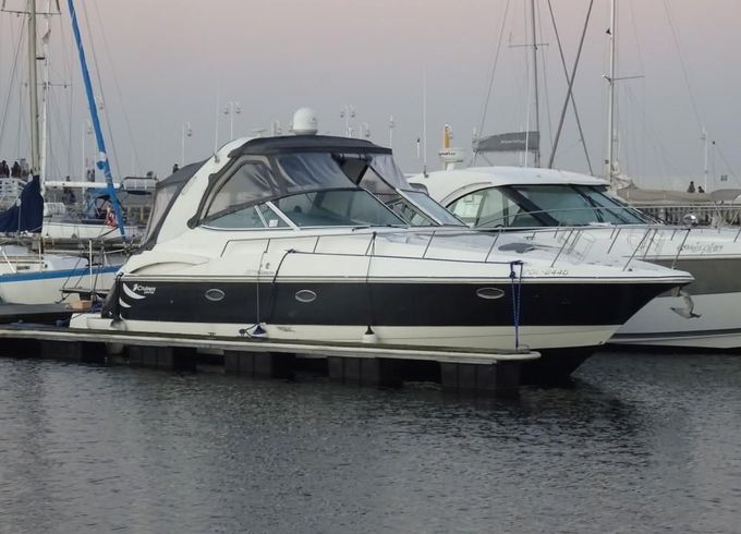 Cruisers 370 Express