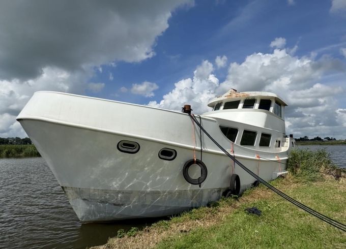 15m Steel Expedition Trawler Project