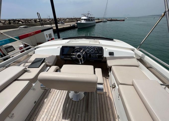 Galeon 510 Skydeck