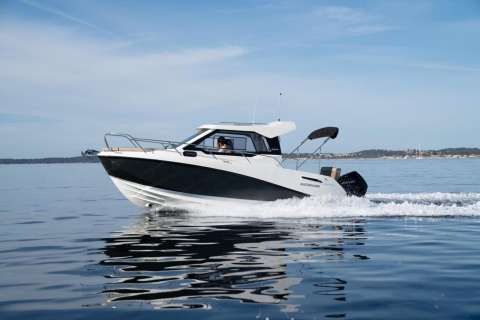 Quicksilver 675 Pilothouse