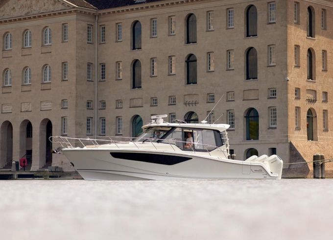 Boston Whaler 405 Conquest