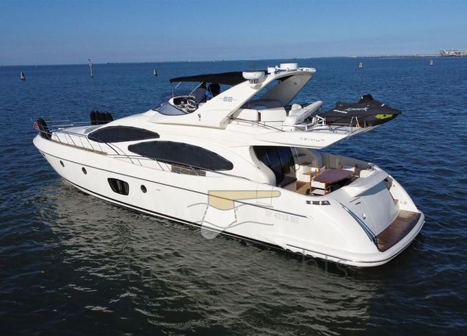 Azimut 68E