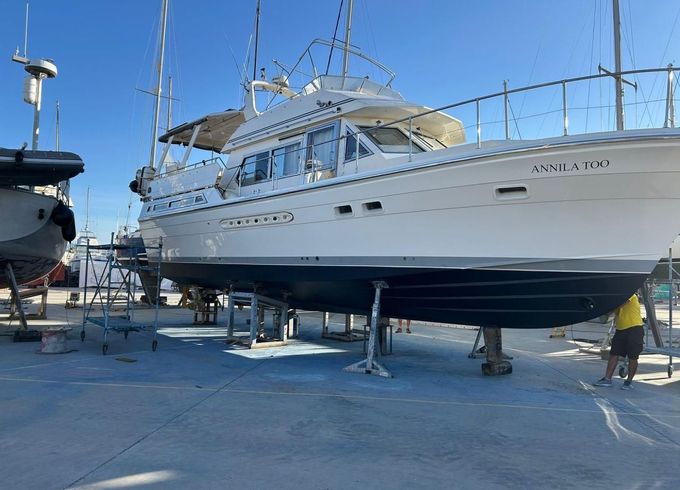 Trader 47 Flybridge  Cruising Motor Yacht or Li