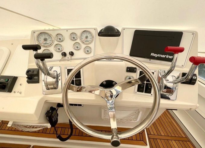 Carver 404 / 4004  Flybridge YXacht