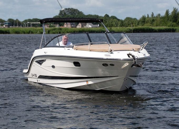 Sea Ray Sun Sport 250