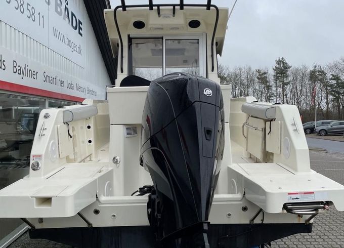 Quicksilver Captur 705 Pilothouse med 225 hk Mercury