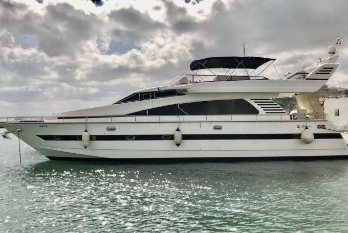 Elegance 70 Flybridge