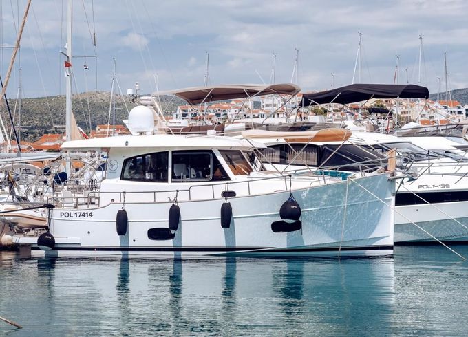 Sasga Yachts Menorquin 34 HT