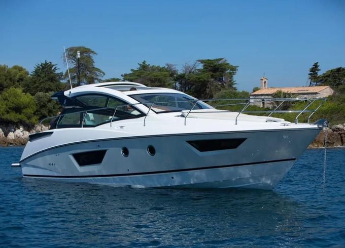 Beneteau GT40