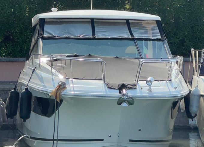 Sea Ray Sundancer 320