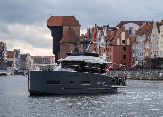 Cobra Futura 40 Grand Horizon