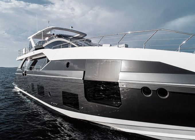 Azimut Grande 27M