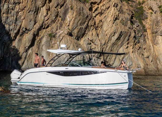 Jeanneau TH33 Twin-Hull