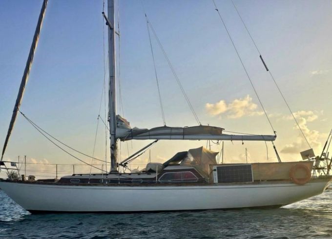 Camper & Nicholsons 36