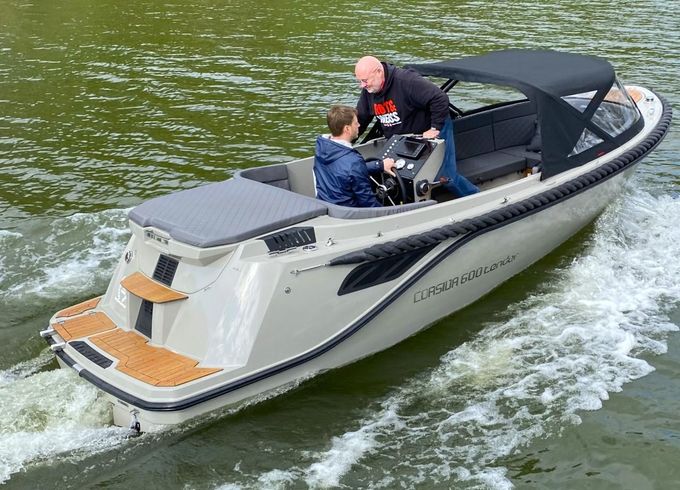 Corsiva 600 Tender