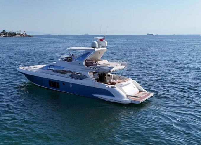Azimut Flybridge 64
