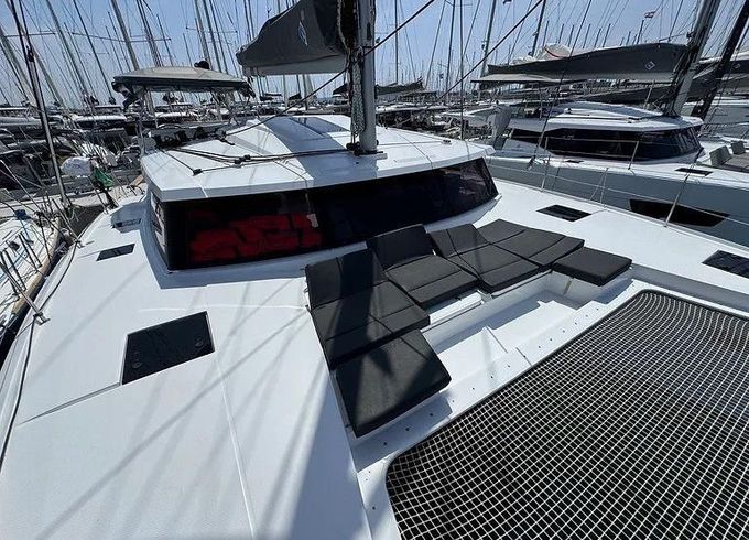 Fountaine Pajot Astréa 42