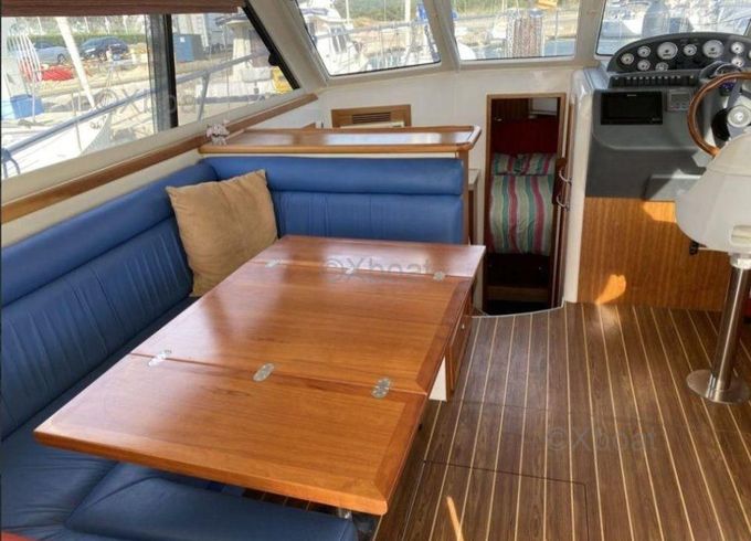 Riviera 33